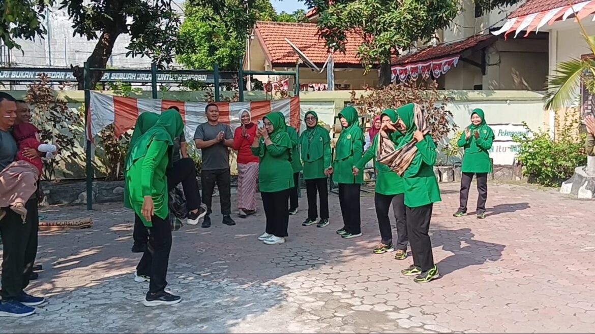 Semarak HUT ke-81 RI, Koramil 0815/19 Magersari Gelar Lomba Tradisional Penuh Keceriaan