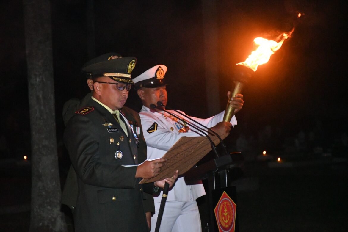 Kenang Jasa Para Pahlawan, Dandim 0815/Mojokerto Pimpin Apel Kehormatan dan Renungan Suci