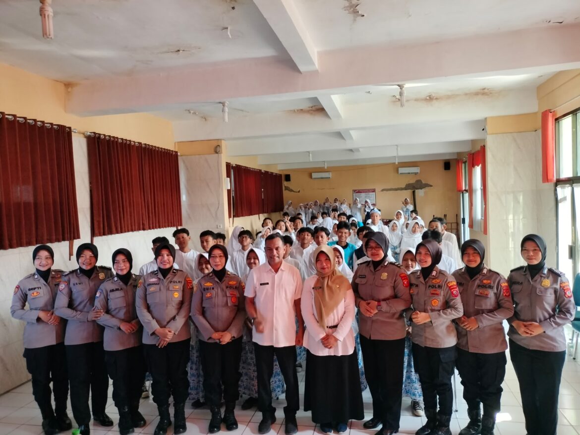 Polwan Goes To School Edukasi Siswa SMPN 6 Cirebon tentang Perlindungan dari Kekerasan Seksual