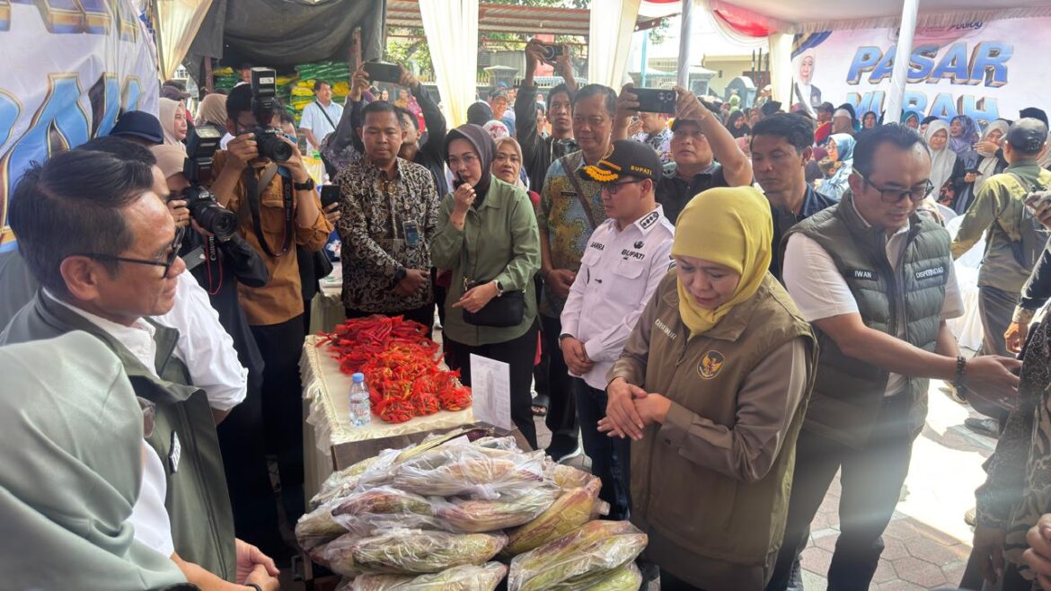 Tekan Harga dan Jaga Daya Beli, Pasar Murah Pemprov Jatim Hadir di Desa Lengkong Mojoanyar