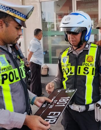 Nekat Pakai TNKB Palsu, Satlantas Polres Belitung Jaring Brio dan R2 di SPBU Air Merbau
