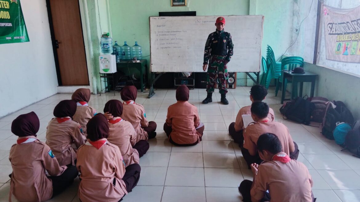 MPLK Saka Wira Kartika Koramil 0815/03 Sooko Bekali Generasi Muda dengan Kepemimpinan dan Keterampilan Lapangan