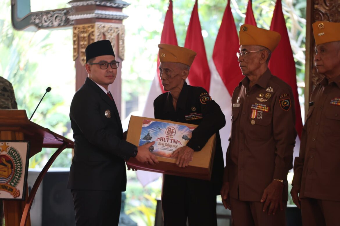 Peringati 81 Tahun TNI, Bupati Mojokerto Tegaskan Sinergi Sebagai Kekuatan Pembangunan