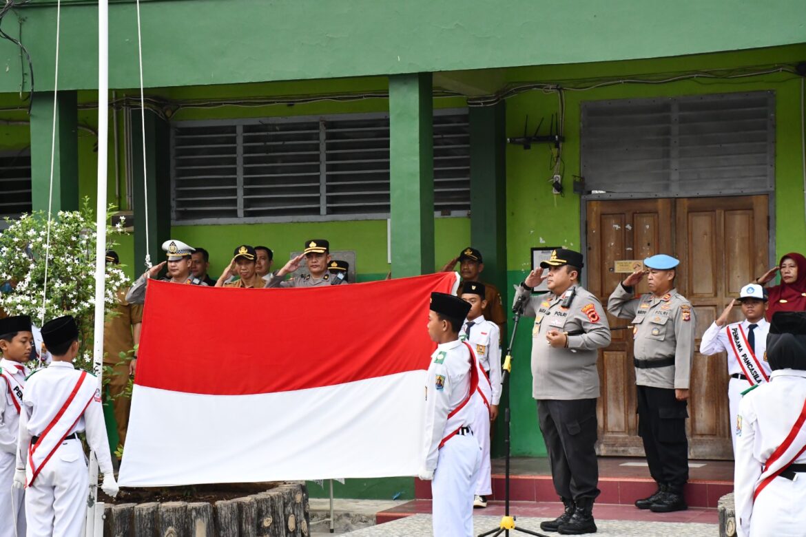 Kapolresta Cirebon Ajak Pelajar SMPN 1 Sumber Jauhi Narkoba dan Kenakalan Remaja